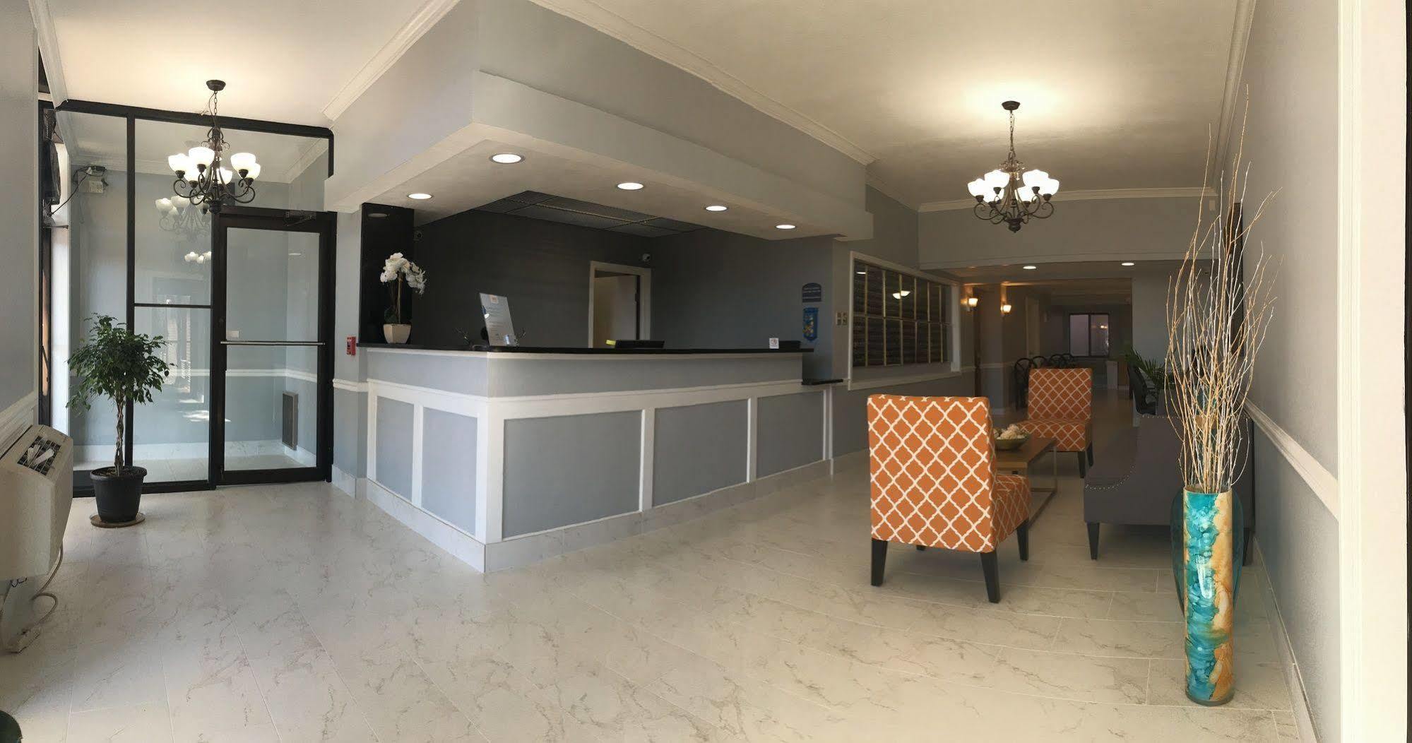 Howard Johnson By Wyndham Waukegan Great Lakes Exterior photo
