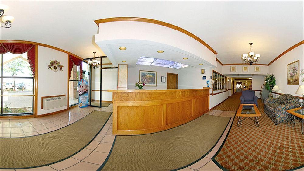 Howard Johnson By Wyndham Waukegan Great Lakes Exterior photo